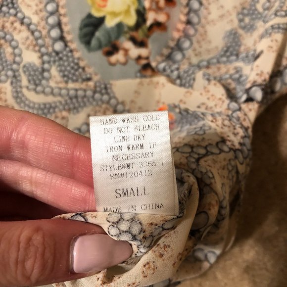 Maddy K T Shirt with Floral Design - Picture 5 of 5